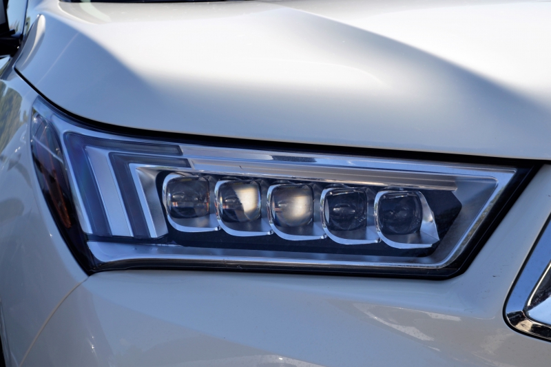 concession-auto-LA MARTRE-min_acura-headlamp-2834131